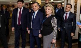 Л.М.Юртаева, член Координационного совета Президентского клуба "Доверия", зам.руководителя медиахолдинга Регионы России - на XXIII фестивале национальных культур «Новосибирск – город дружбы», посвященному 80-летию Великой Победы и Году защитника Отечества